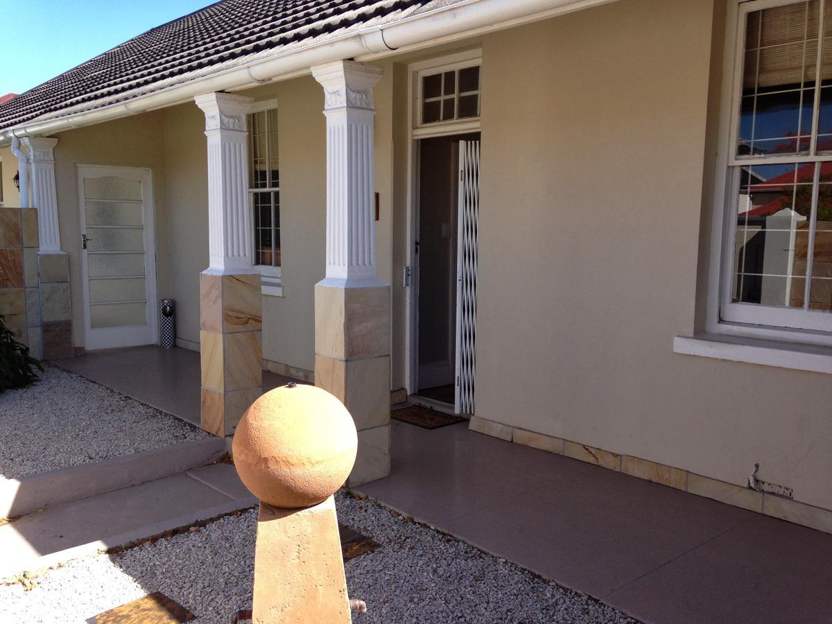Guesthouse On Irvine Port Elizabeth Exterior photo